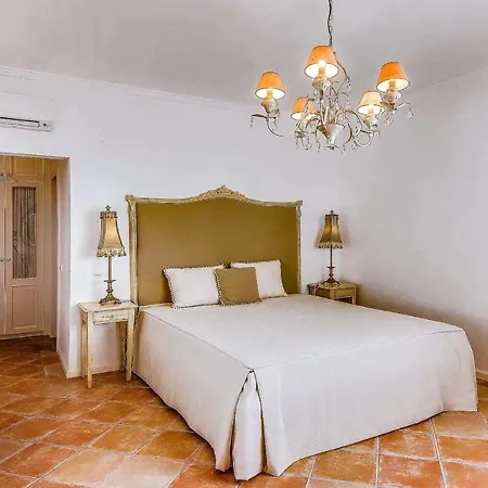 Sleeps 8 Pool Air Con Wifi * Gale de Cima