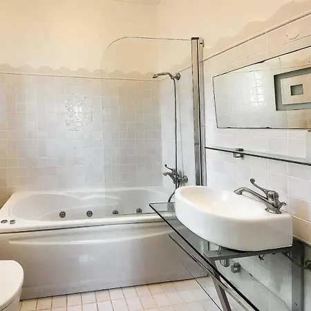 Villa Sleeps 8 Pool Air Con Wifi *