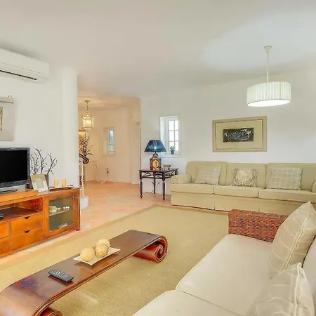Sleeps 8 Pool Air Con Wifi Willa *